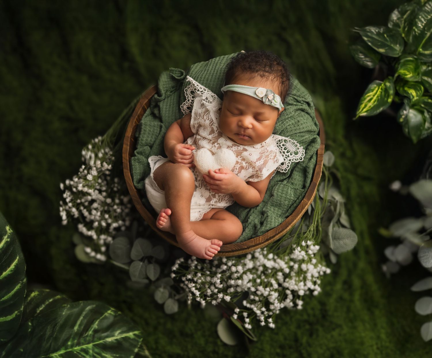 Newborn and family sessions move at your family's pace. We take all the breaks your little ones need. New York/New Jersey newborn session