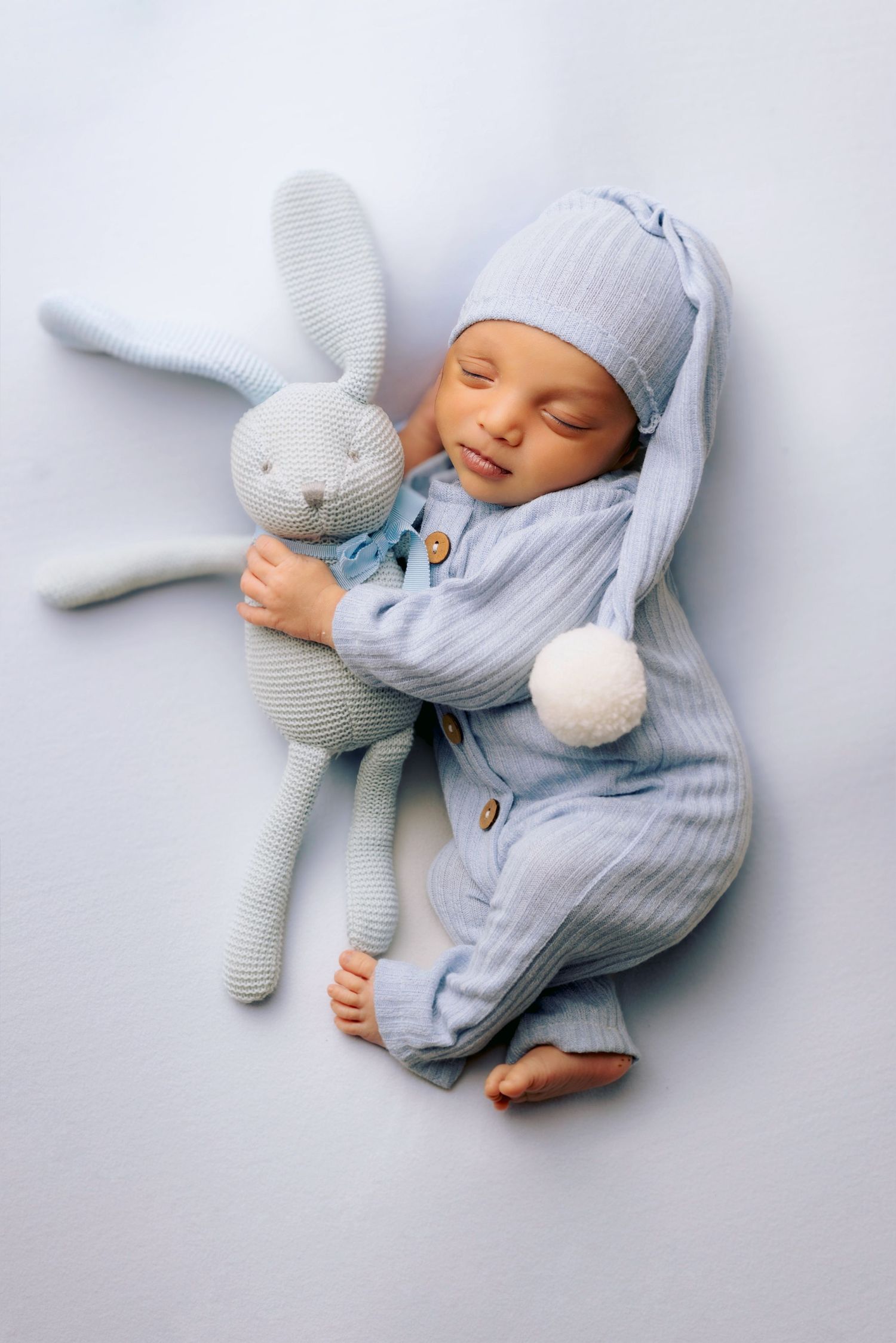 Newborn and family sessions move at your family's pace. We take all the breaks your little ones need. New York/New Jersey newborn session