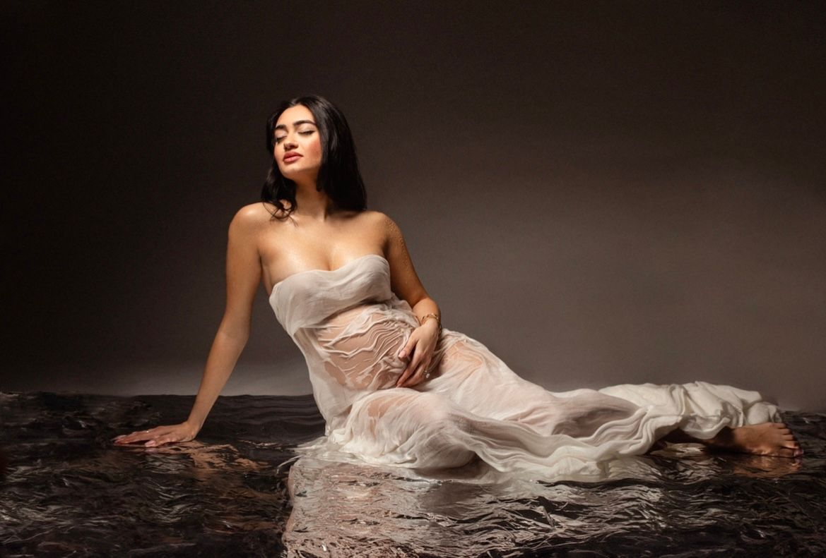 Studio pregnancy photographer in Jersey City/ New York. Outfits provided.