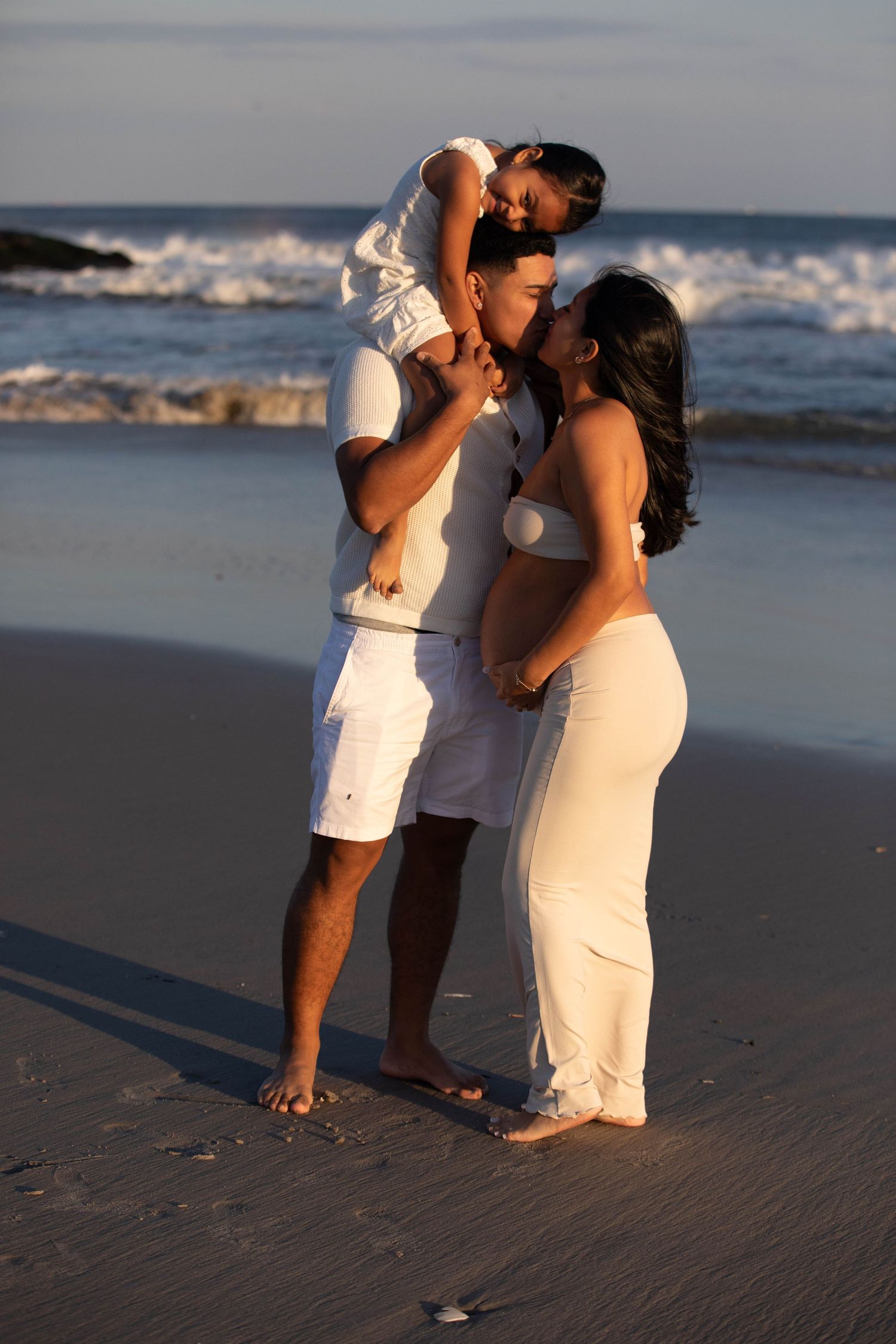 Family, maternity photoshoot at Jersey shore.
