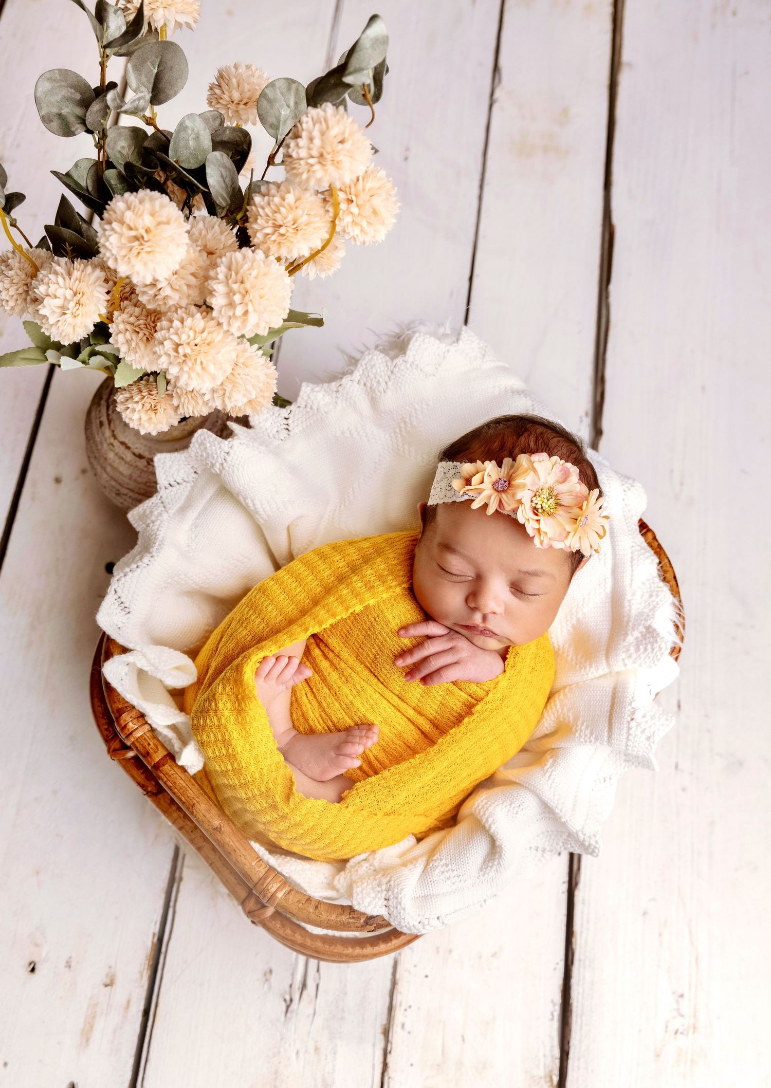 Newborn and family sessions move at your family's pace. We take all the breaks your little ones need.