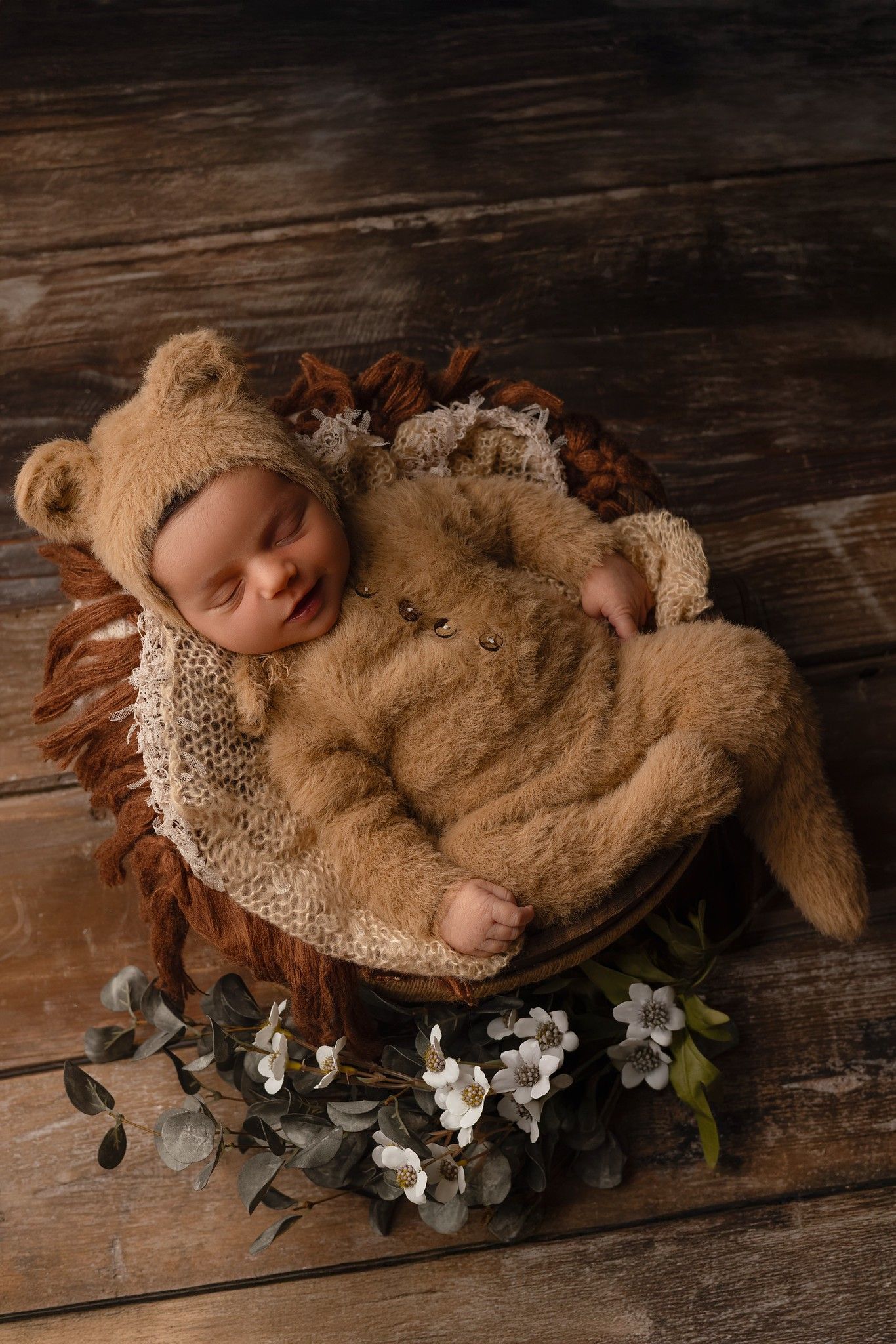 In-studio and on-location newborn, maternity, baby, and child lifestyle sessions.