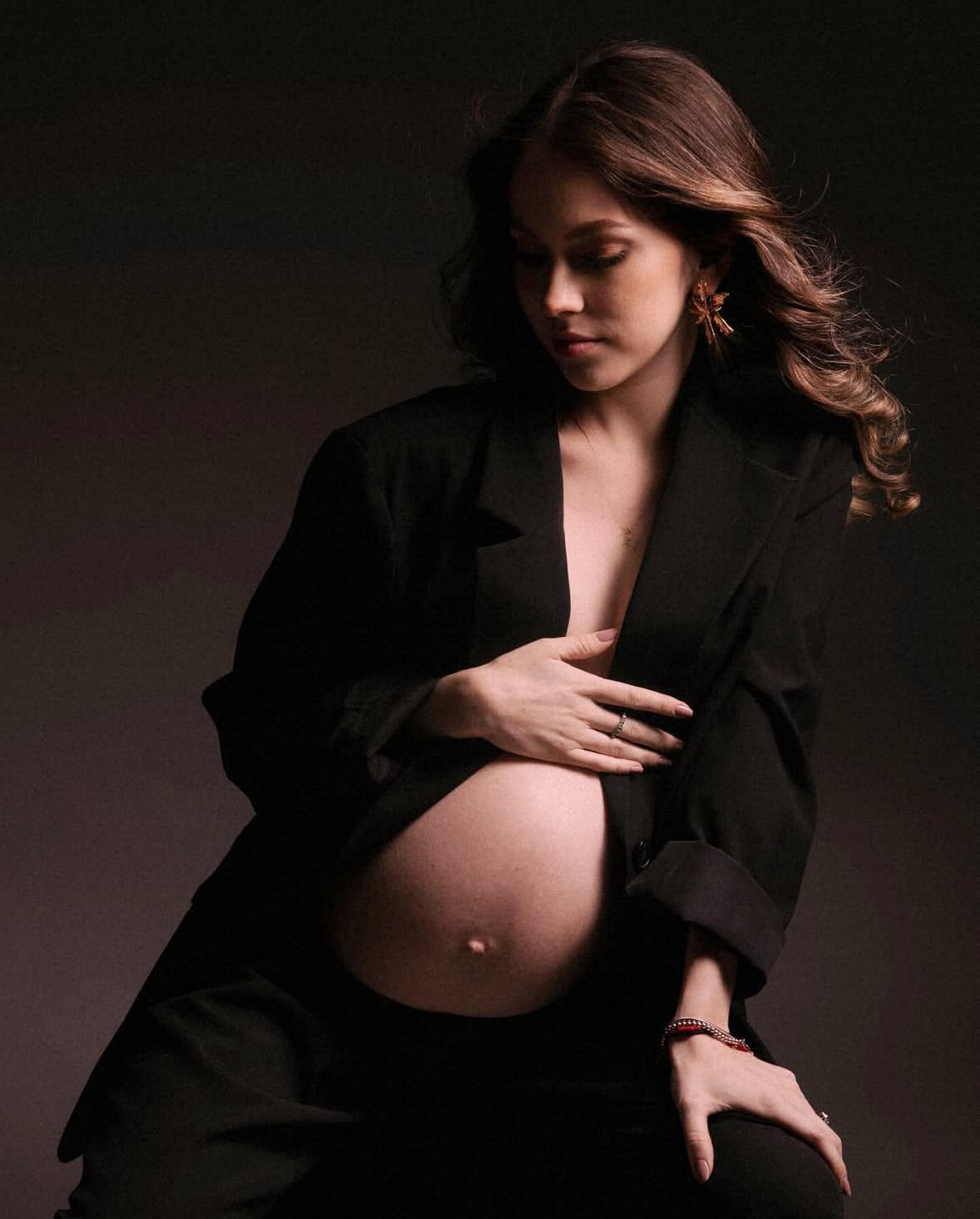 New Jersey-based photographer specializing in newborn, family and maternity portraits. Best Photographer NJ.