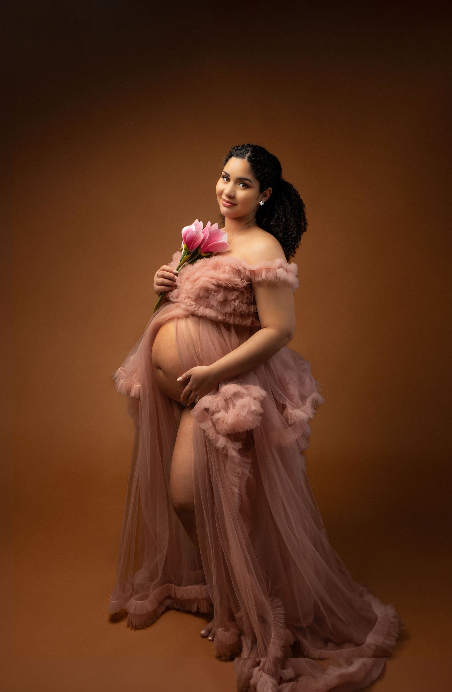 Studio pregnancy photographer in New Jersey/ New York. Outfits provided.