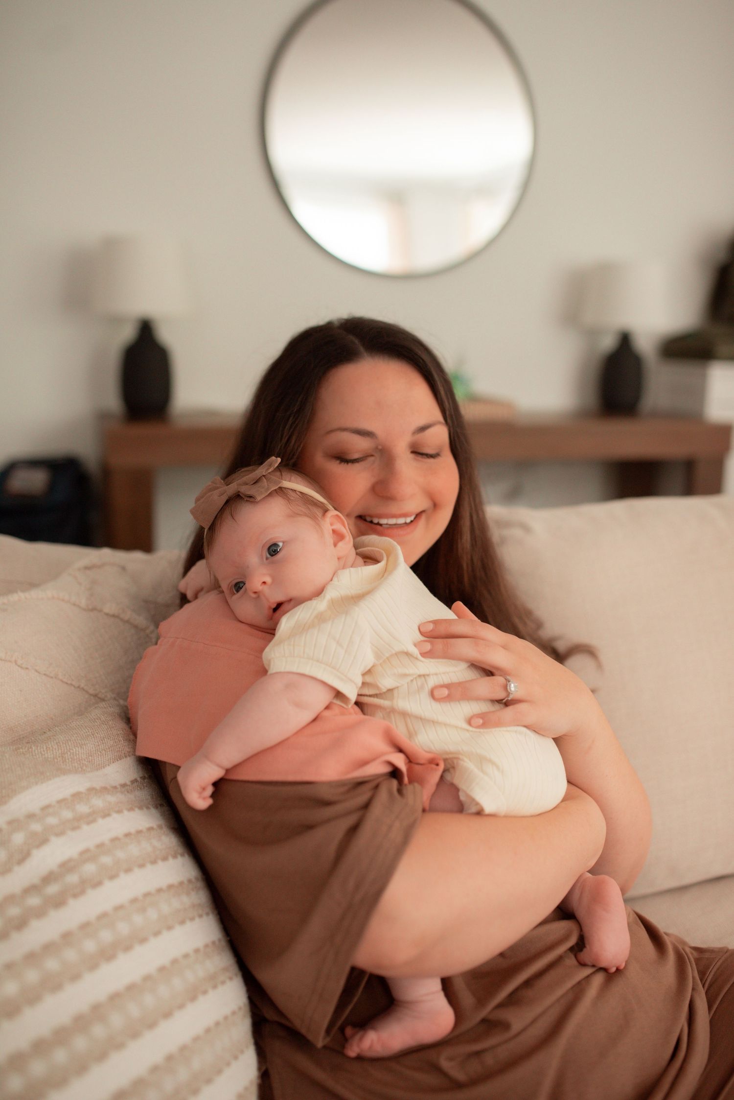 newborn and motherhood photo
