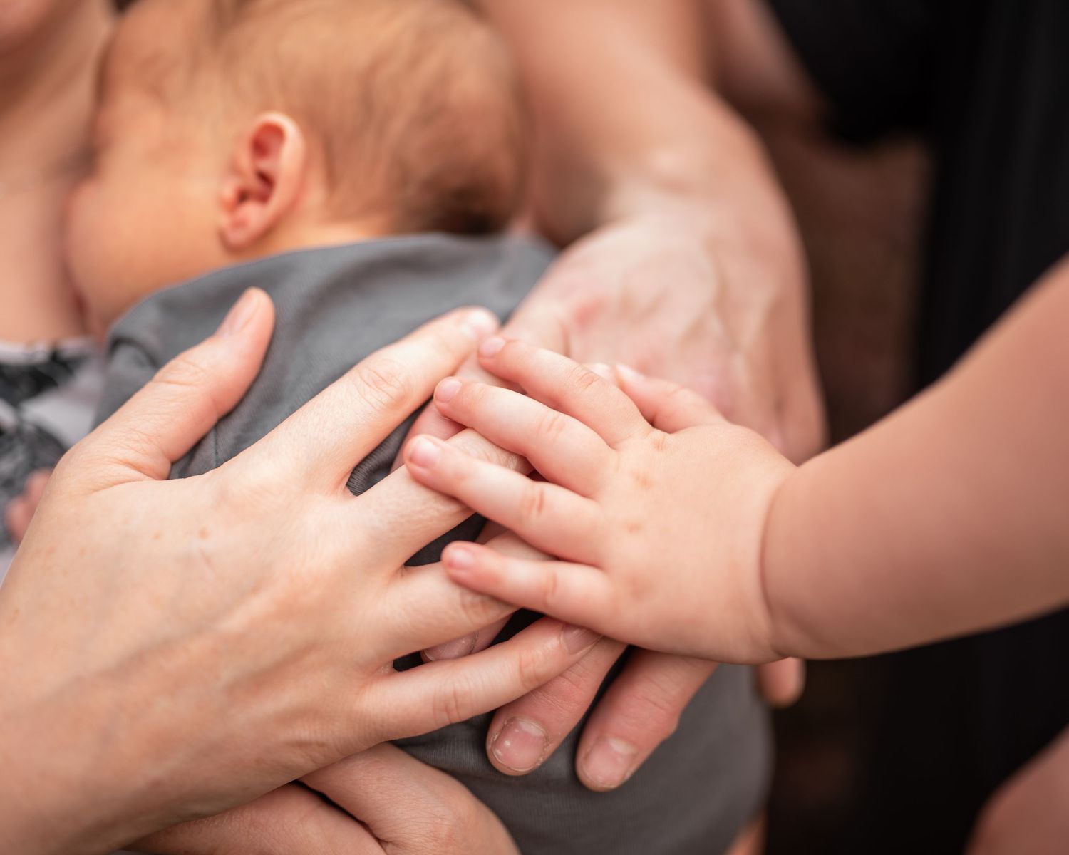 hands on baby back