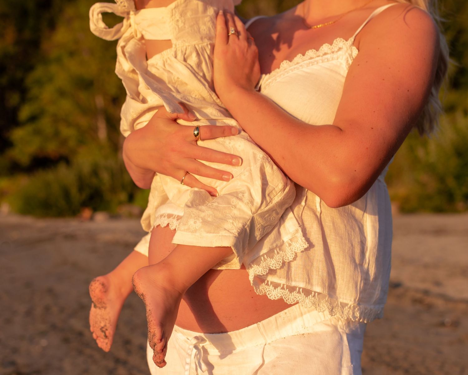 mothers belly, maternity, toddler