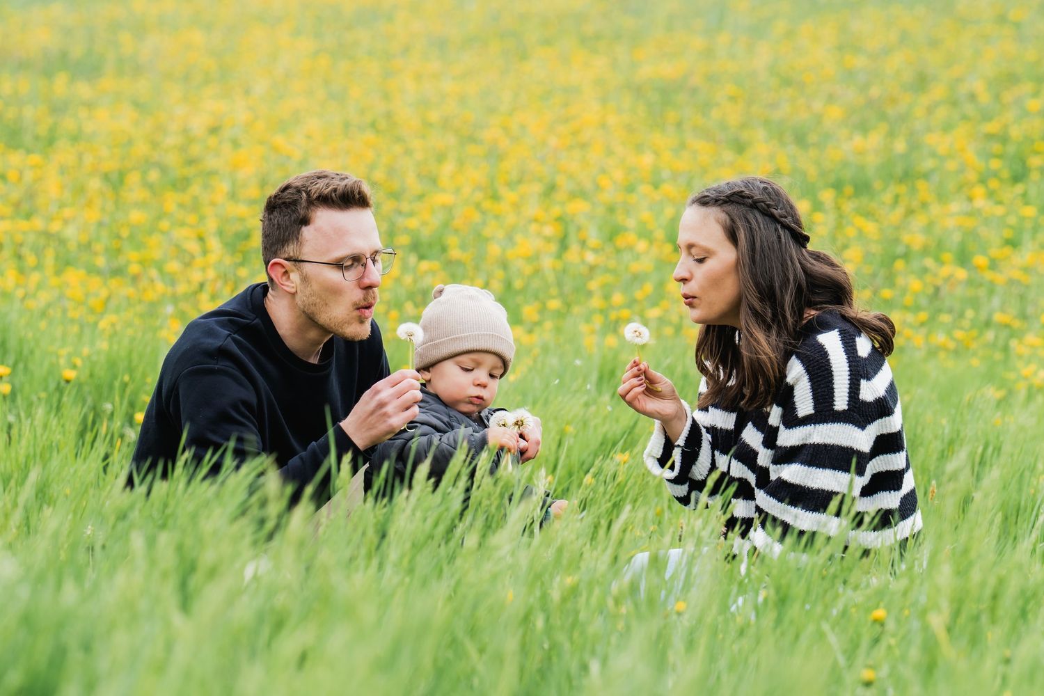 Outdoor Familienshooting Allgäu Löwenzahnzeit
