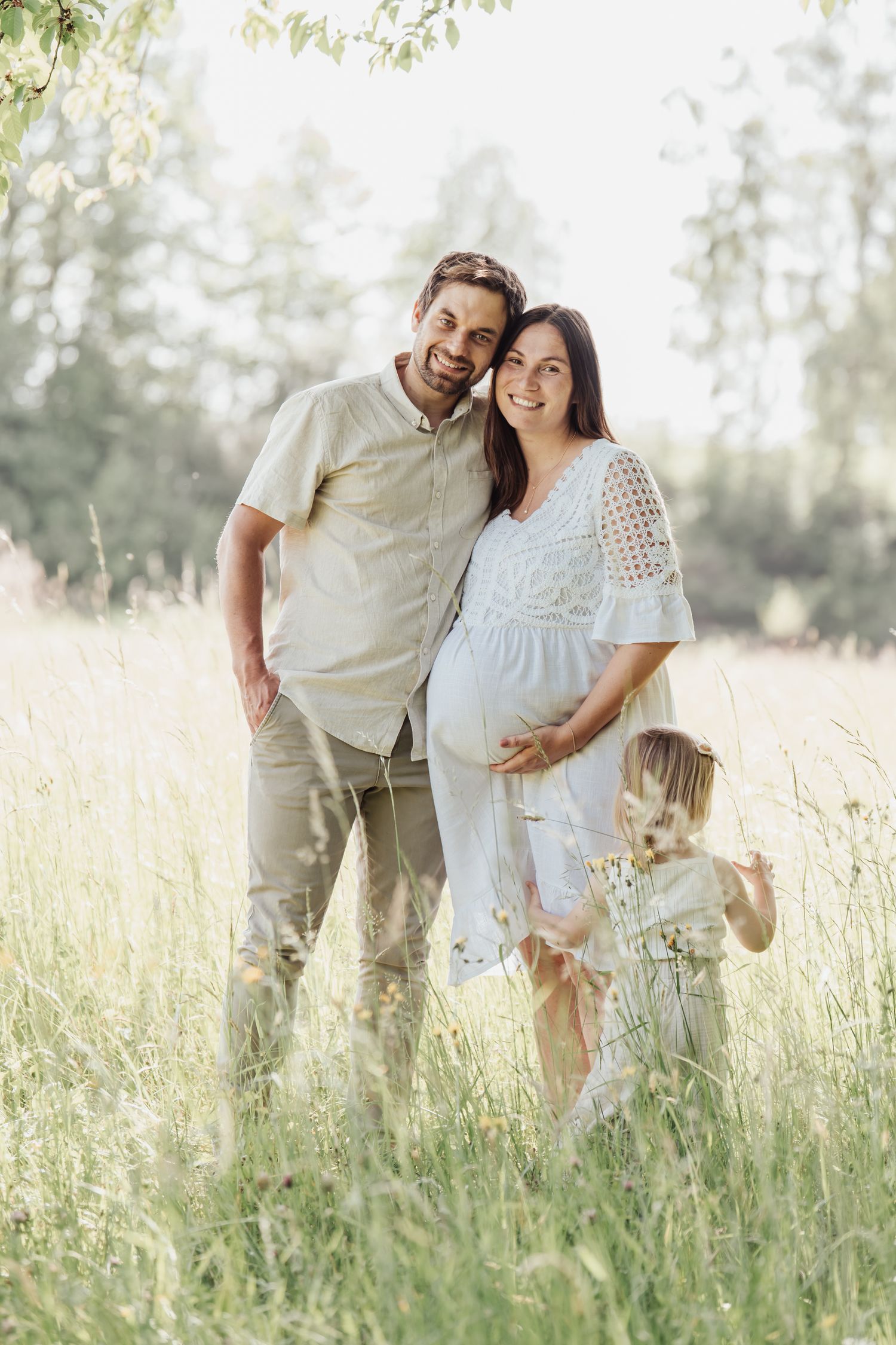 Schwangerschaftsfotos Allgäu natürliche Babybauchfotografie