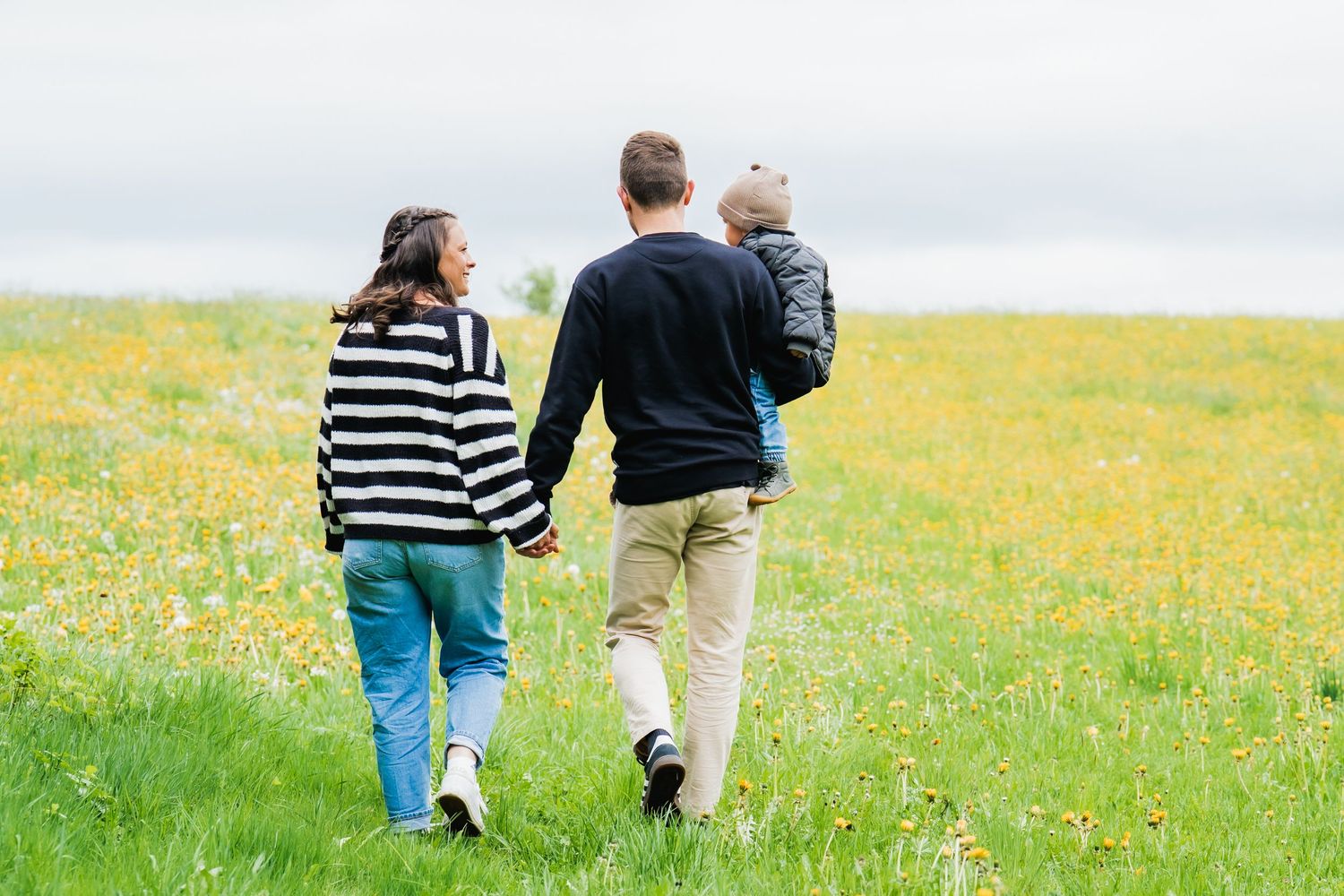 Familienshooting Allgäu Löwenzahn Wiese Eltern Kinder
