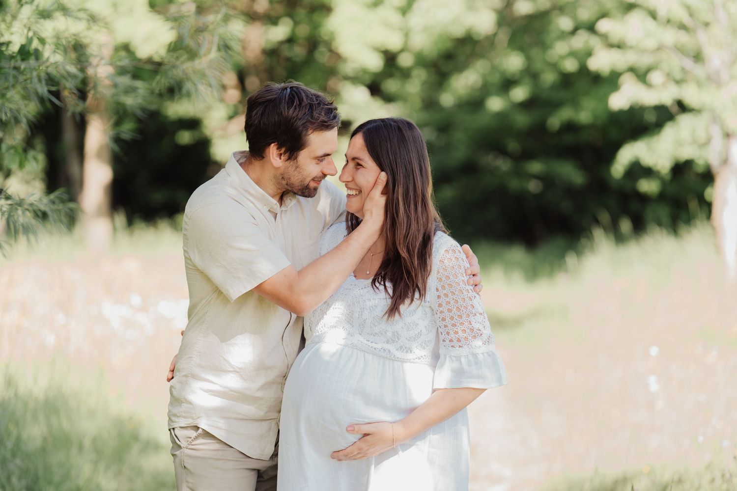 Schwangerschaftsfotos Allgäu natürliche Babybauchfotografie