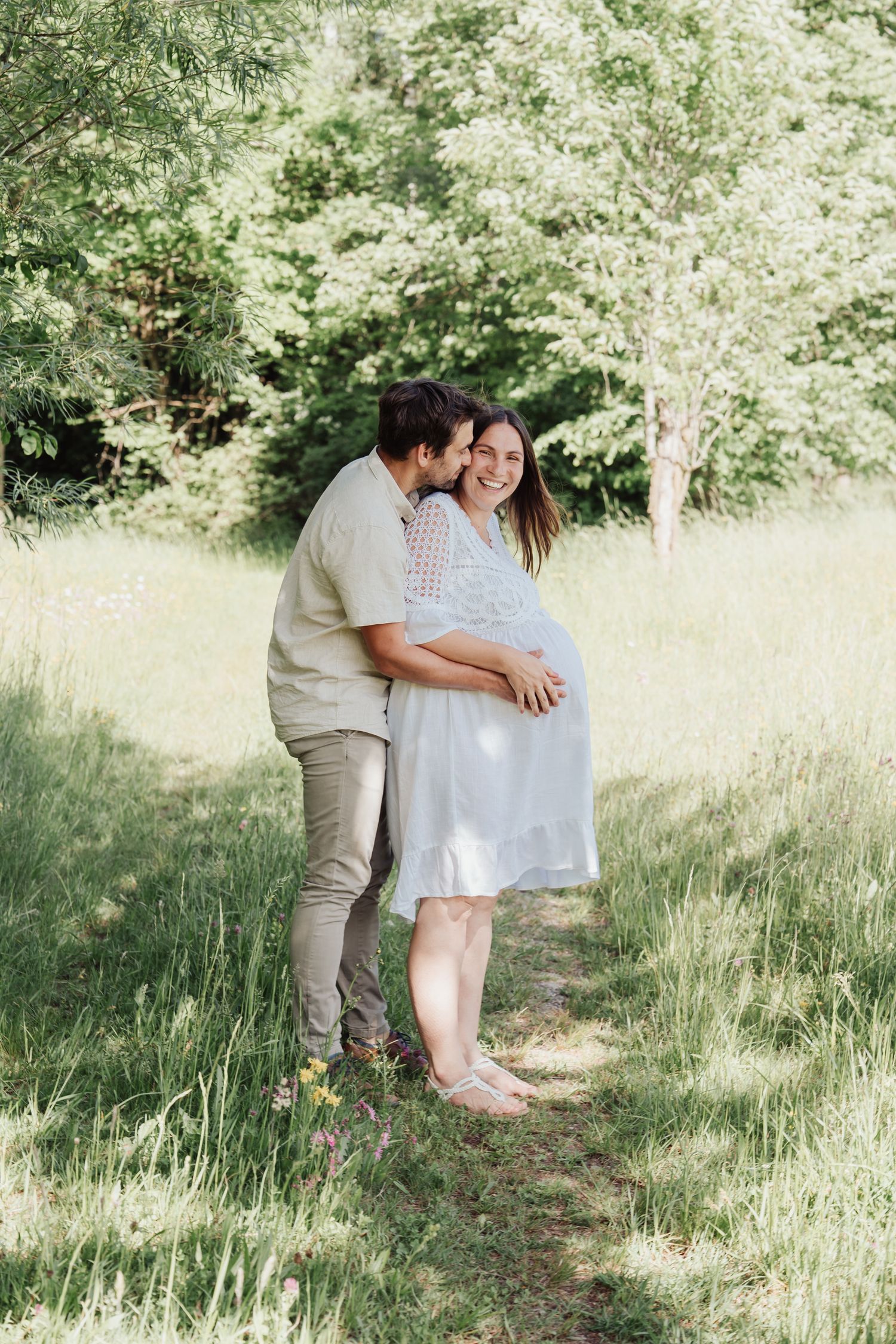 Schwangerschaftsfotos Allgäu natürliche Babybauchfotografie