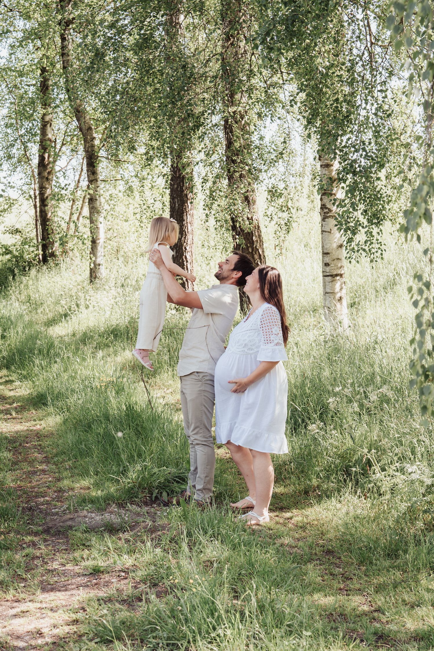 Schwangerschaftsfotos Allgäu natürliche Babybauchfotografie
