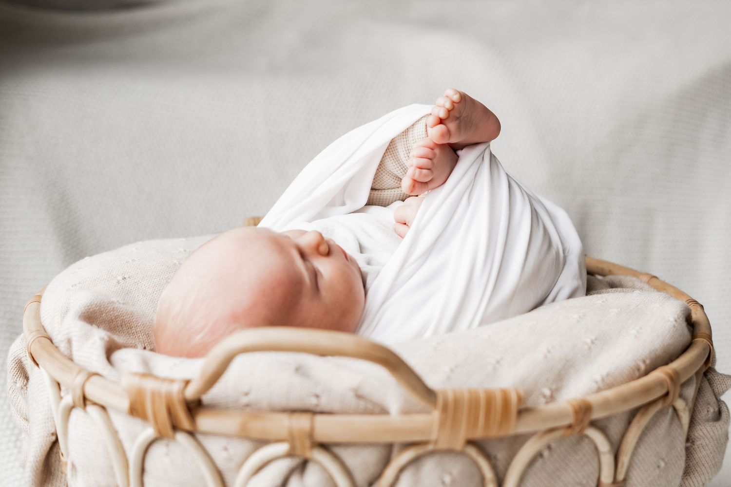 Newborn Homestory Allgäu natürliches Babyfoto