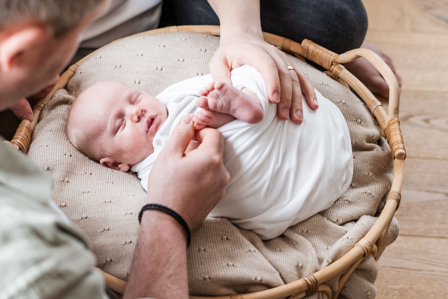 Newborn Homestory Allgäu natürliches Babyfoto