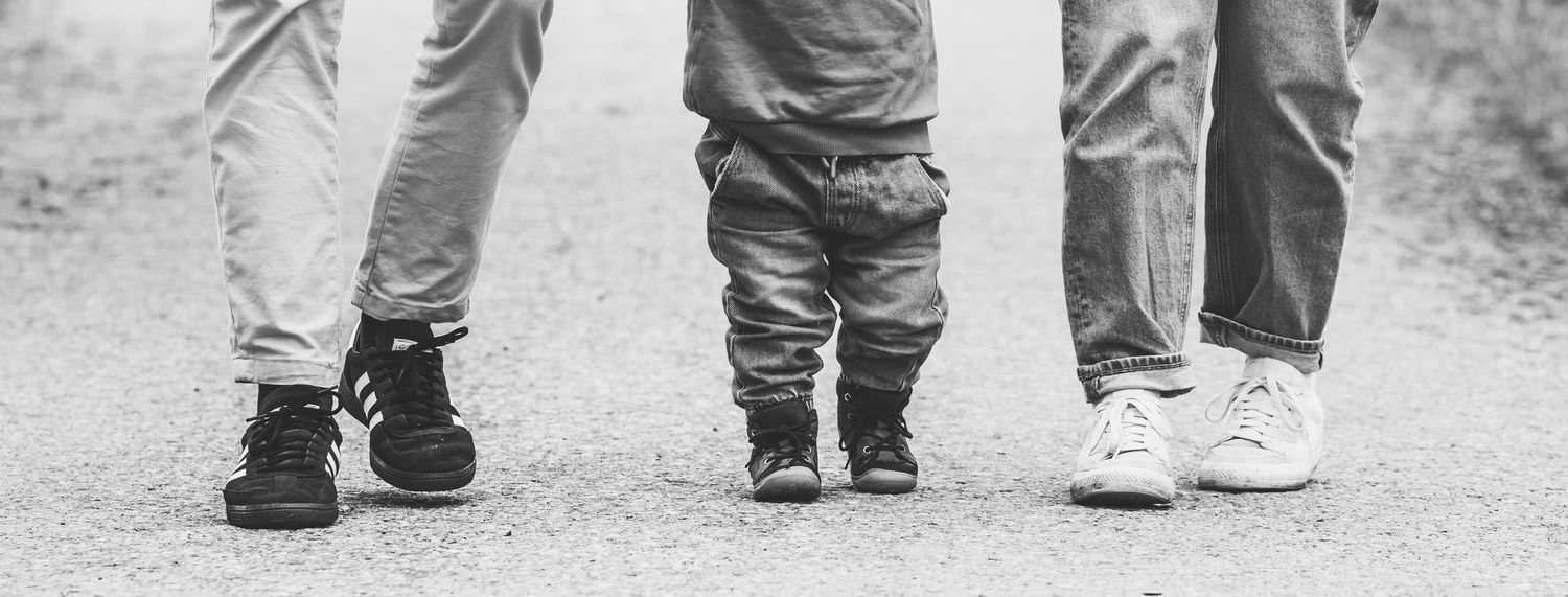 Familienfotografie Allgäu natürliche Momente draußen