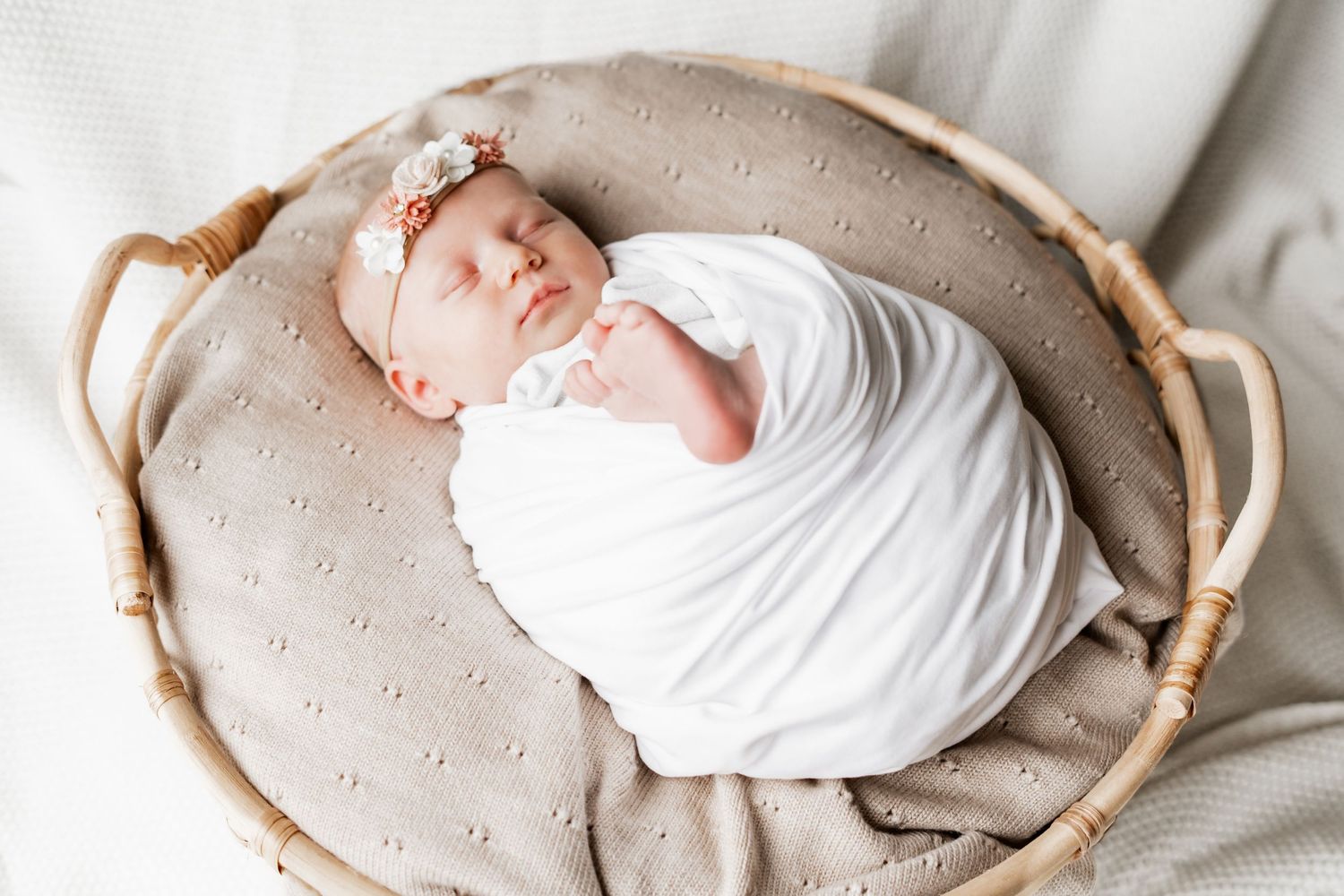 Newborn Homestory Allgäu natürliches Babyfoto