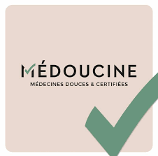 Medoucine holistic medicine logo in pink and green with checkmark symbol.