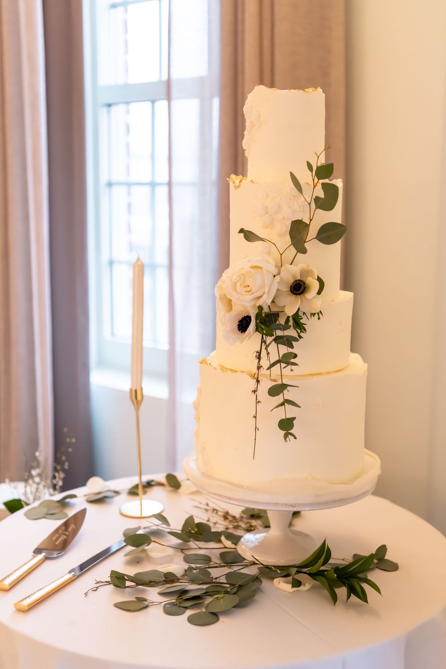 Wedding cake at The Alida Hotel in Savannah, Georgia.
