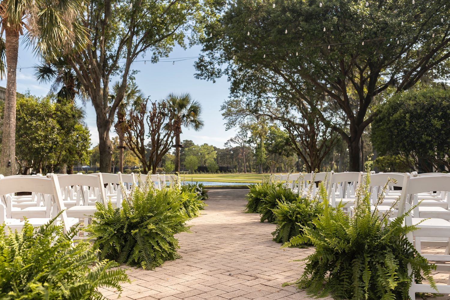 Savannah Country Club wedding ceremony in courtyard