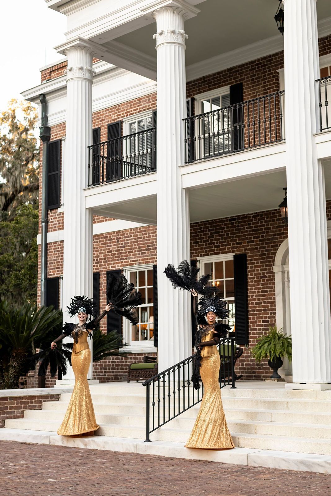 Photographers capture entrance of corporate event at Savannah mansion