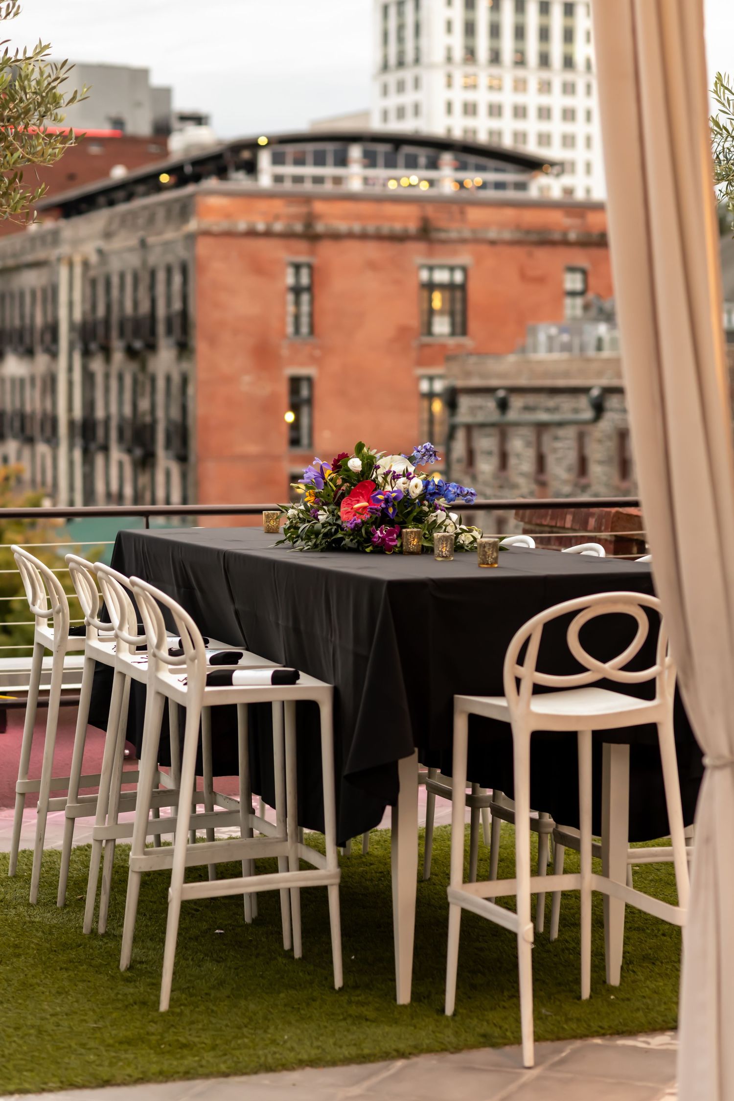 Rooftop wedding reception at the JW Marriott Plant Riverside in Savannah, Georgia.