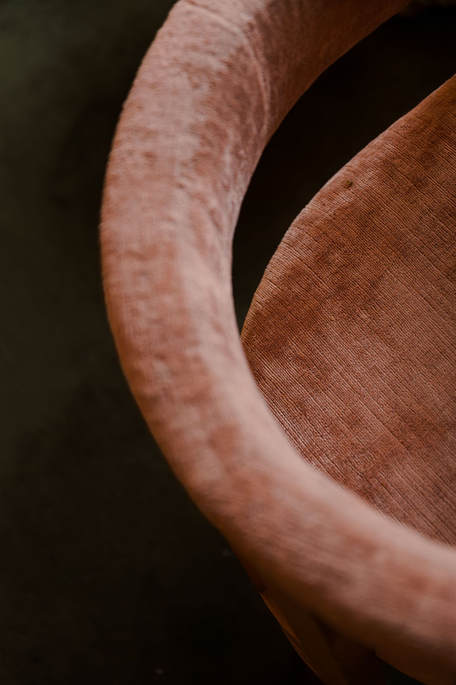 Elegant interior detail featuring a pink velvet chair at Casetta restaurant, Hôtel 5 Particulier in Neuilly