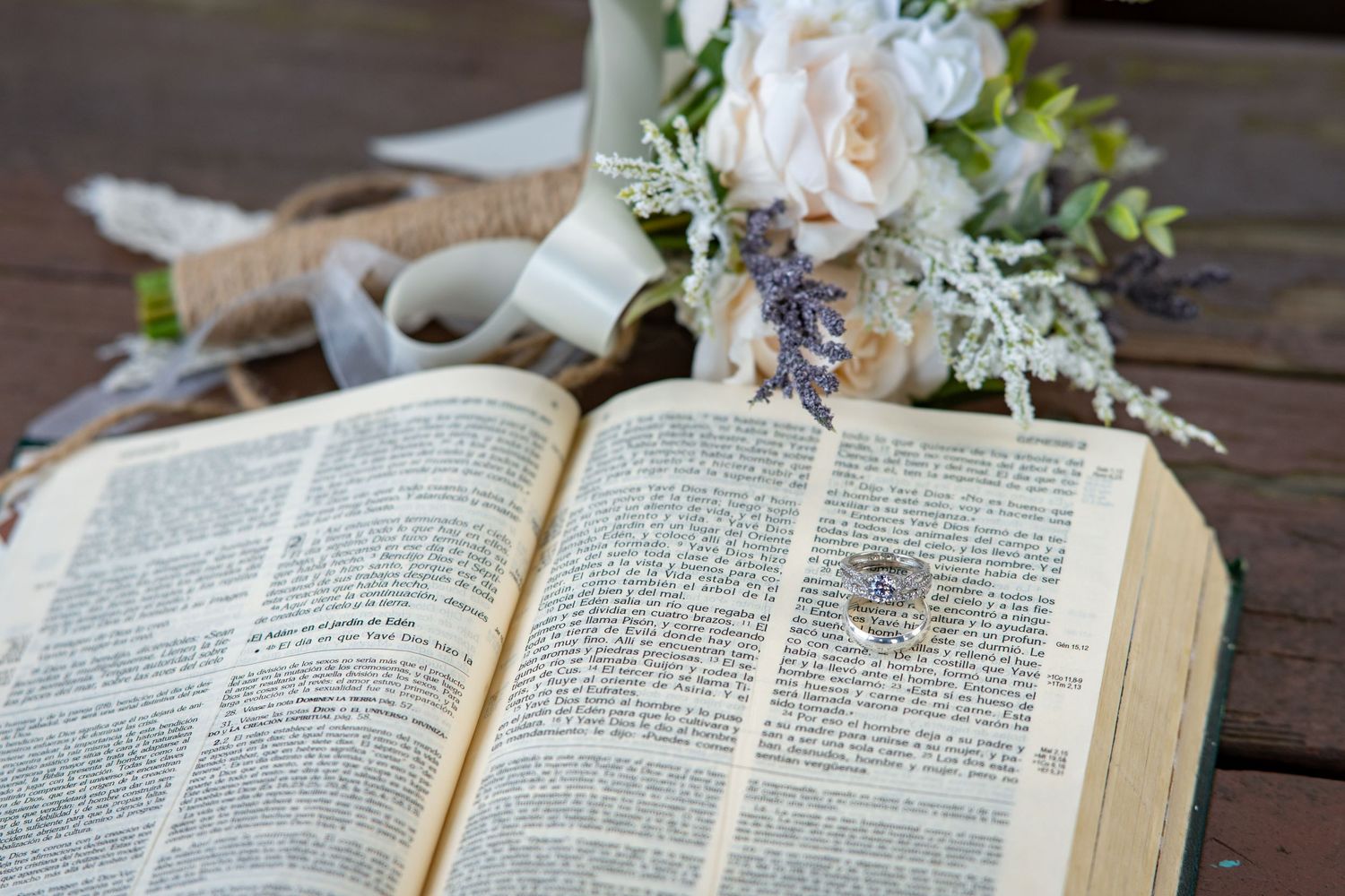 Virginia wedding photographer specializing in elegant, true-to-color wedding photography for couples across Virginia, Washington DC, and Mar