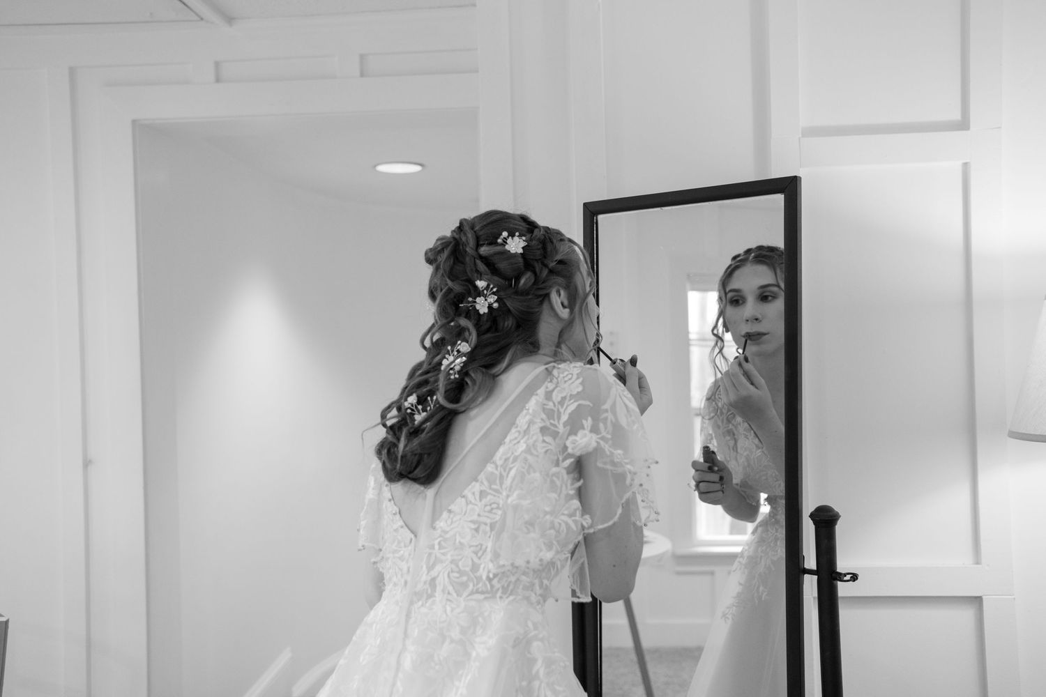 Virginia wedding photographer specializing in elegant, true-to-color wedding photography for couples across Virginia, Washington DC, and Mar