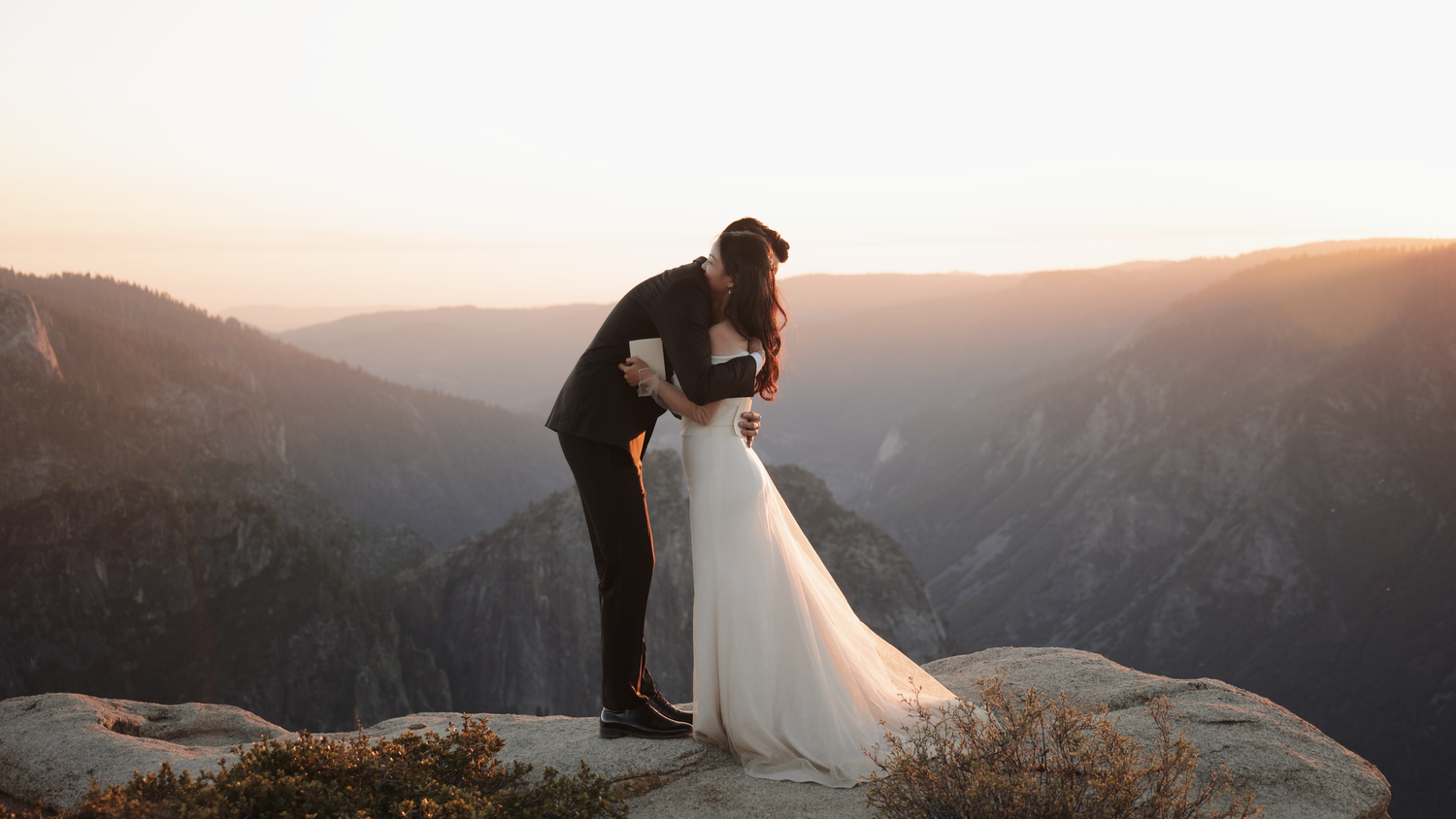 Scenic mountain vista at Yosemite National Park during golden hour.