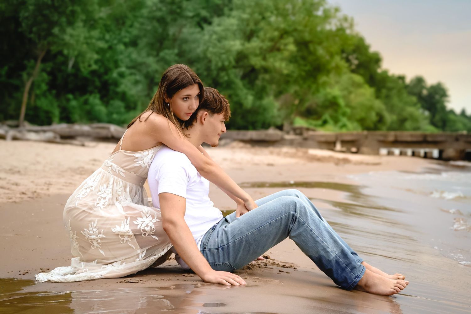 Boyfriend and girlfriend on the beach