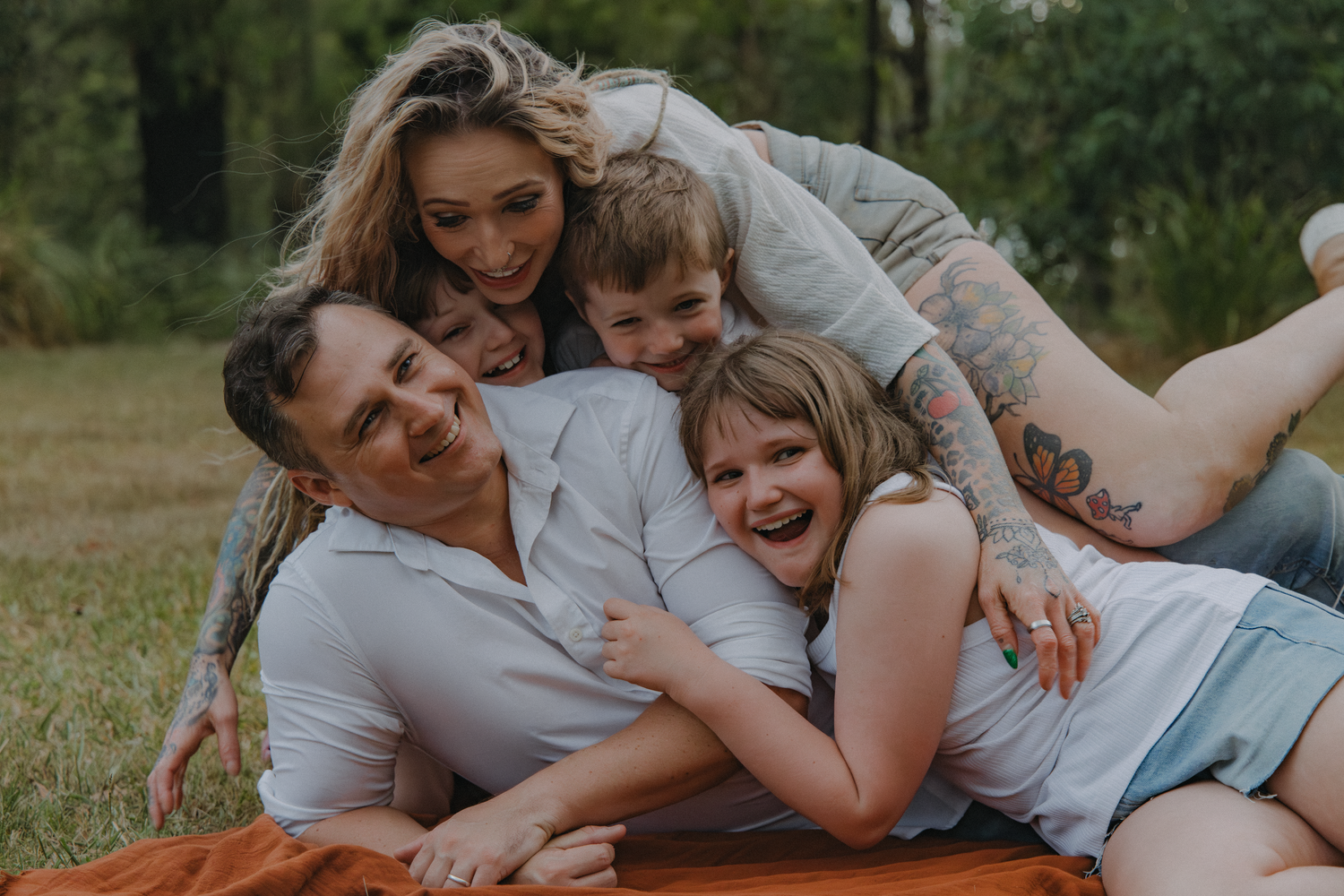 Wild Moon Lens, Family