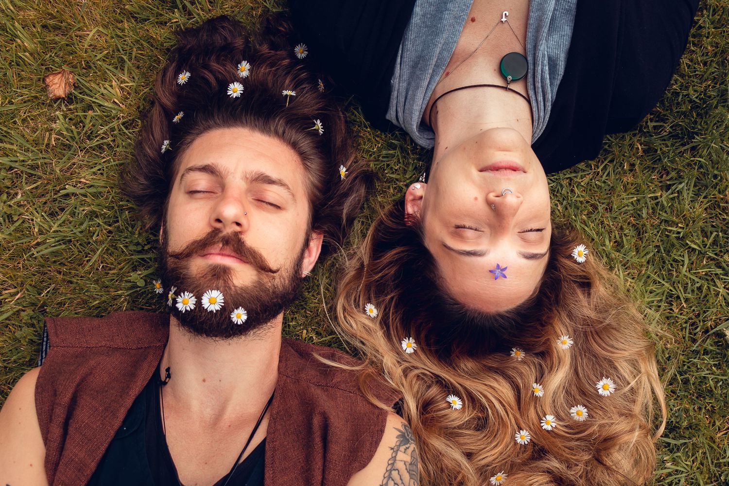 Outdoor hippie-style couple photoshoot in Galway with flowers in hair