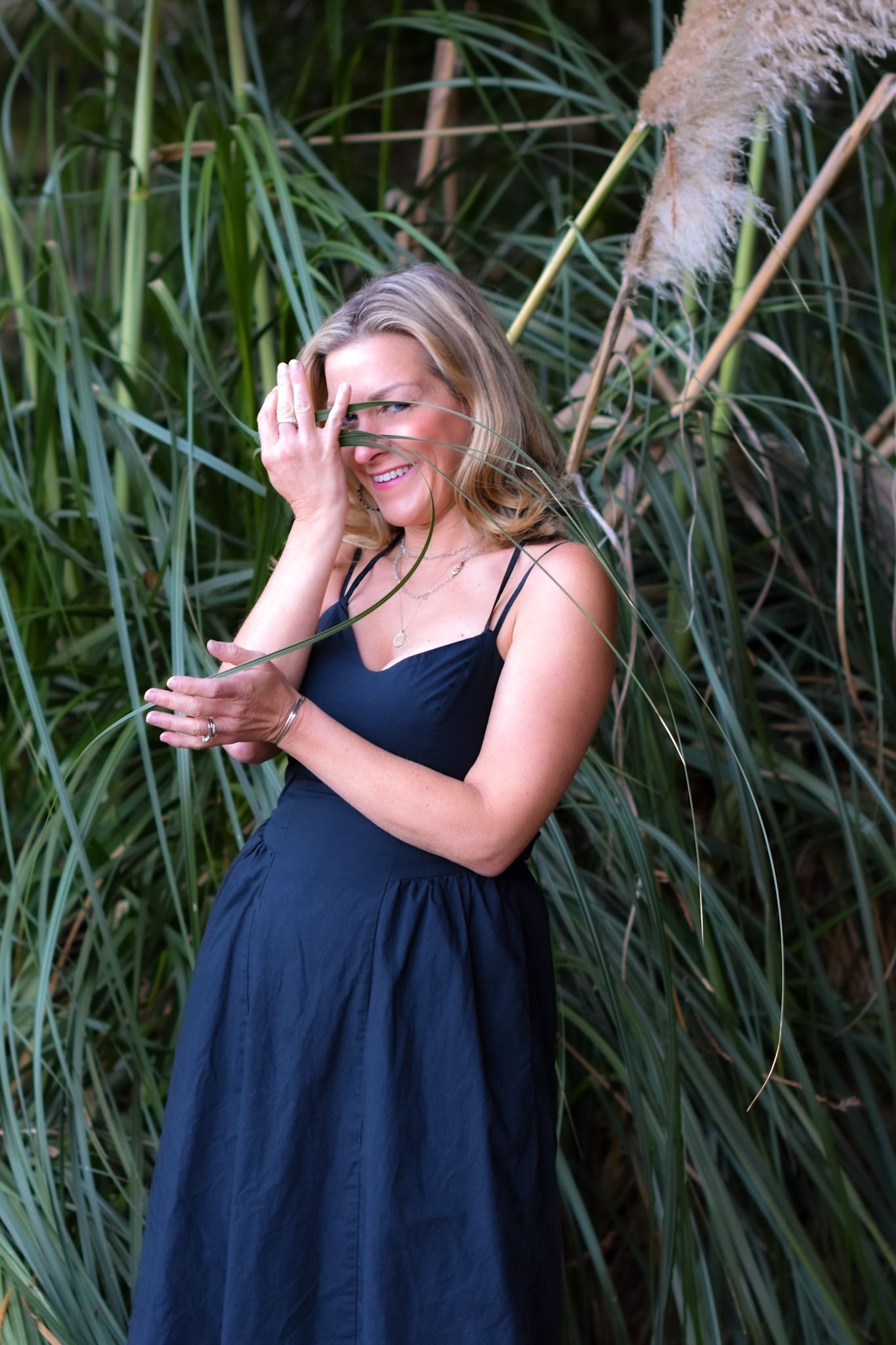 Beautiful West county Mom enjoy time in the yard in portrait by Sonoma county photographer smc shots