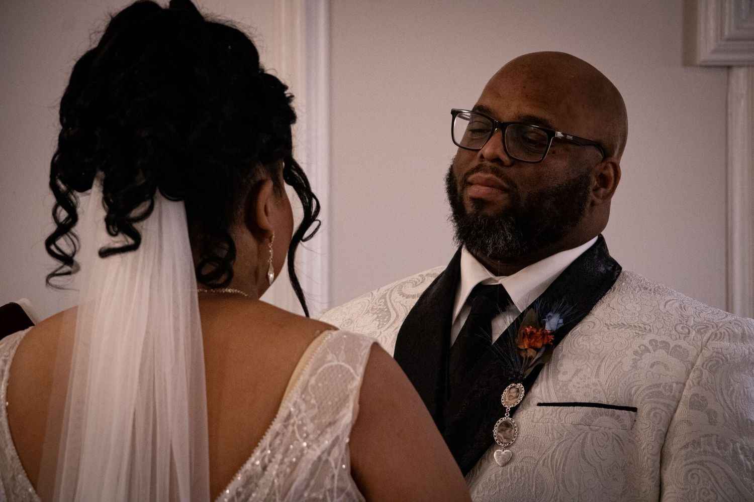 Richmond, VA wedding- Saying the vows.