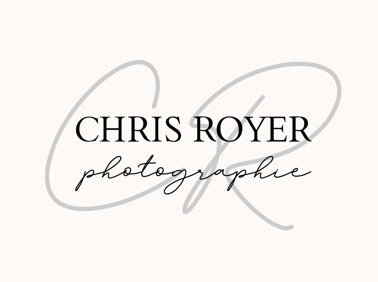Chris Royer Photographie elegant wedding photography logo with cursive script design.