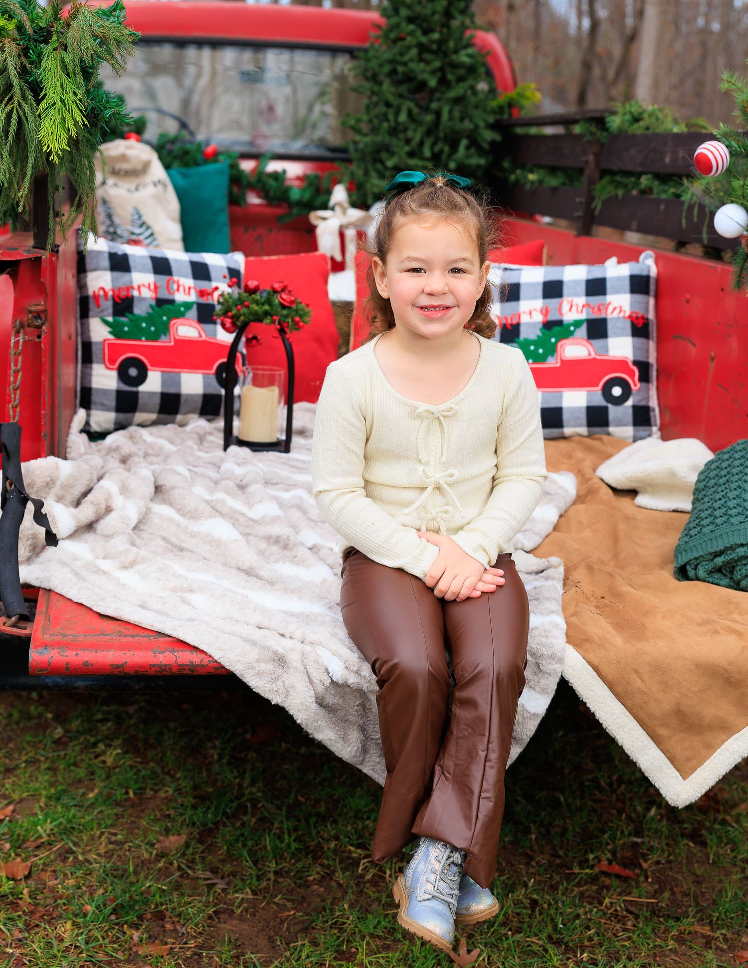 A series of holiday photos showing people sitting on a red bench with Christmas decorations in an outdoor setting.