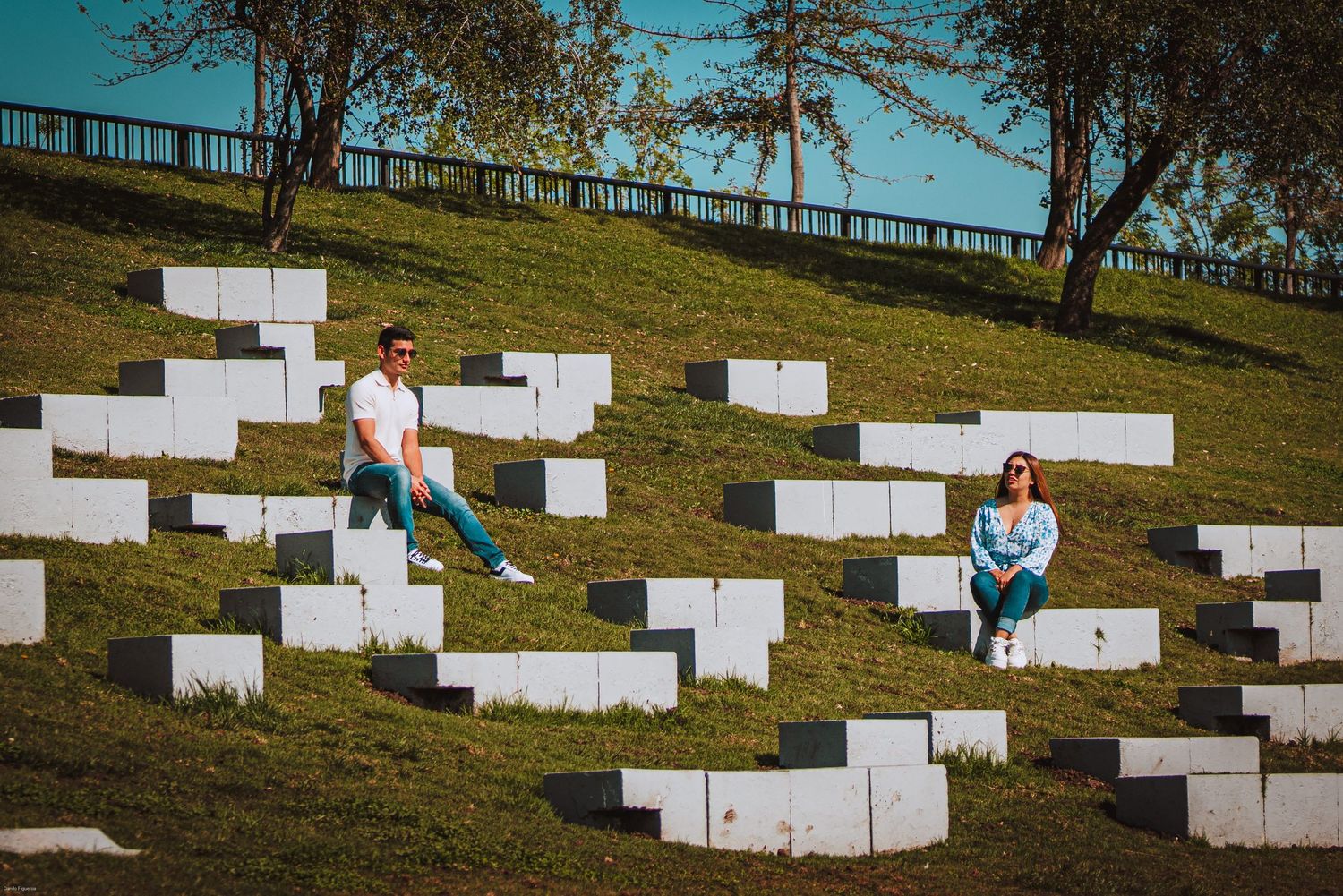 Fotografía de bodas y video de bodas en Santiago de Chile. Sesiones preboda y postboda, edición cinematográfica y cobertura completa.