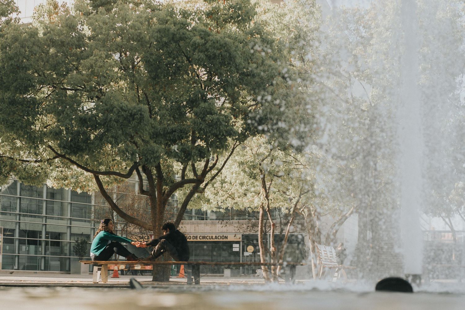 Fotografía de bodas y video de bodas en Santiago de Chile. Sesiones preboda y postboda, edición cinematográfica y cobertura completa.