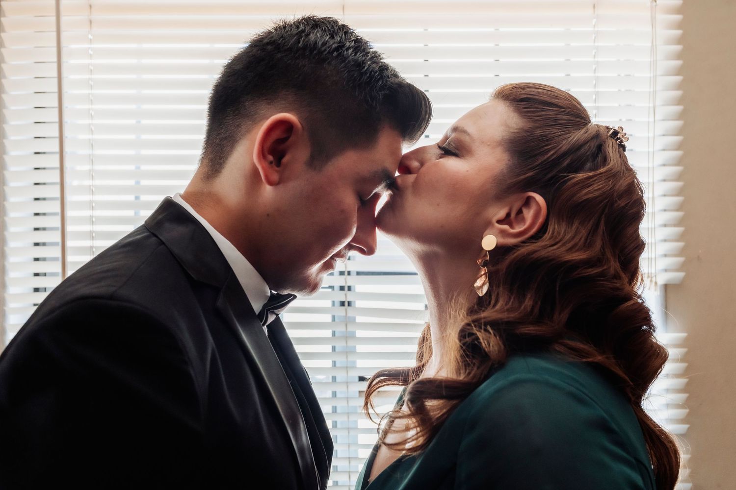 Fotografía de bodas y video de bodas en Santiago de Chile. Sesiones preboda y postboda, edición cinematográfica y cobertura completa.