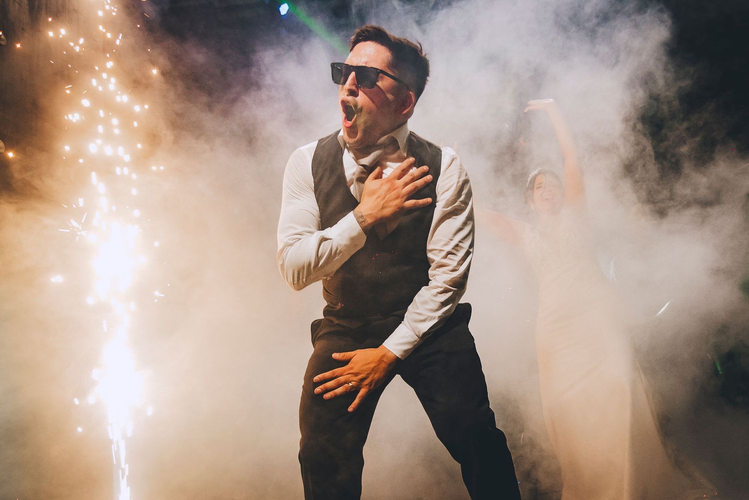 Fotografía de bodas y video de bodas en Santiago de Chile. Sesiones preboda y postboda, edición cinematográfica y cobertura completa.