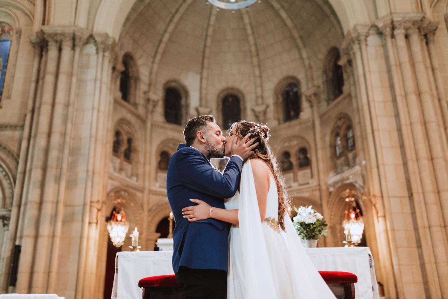 Fotografía de bodas y video de bodas en Santiago de Chile. Sesiones preboda y postboda, edición cinematográfica y cobertura completa.