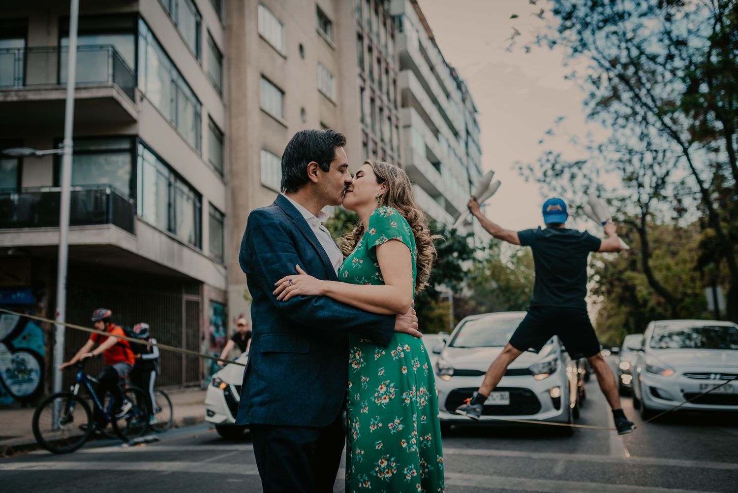 Fotografía de bodas y video de bodas en Santiago de Chile. Sesiones preboda y postboda, edición cinematográfica y cobertura completa.
