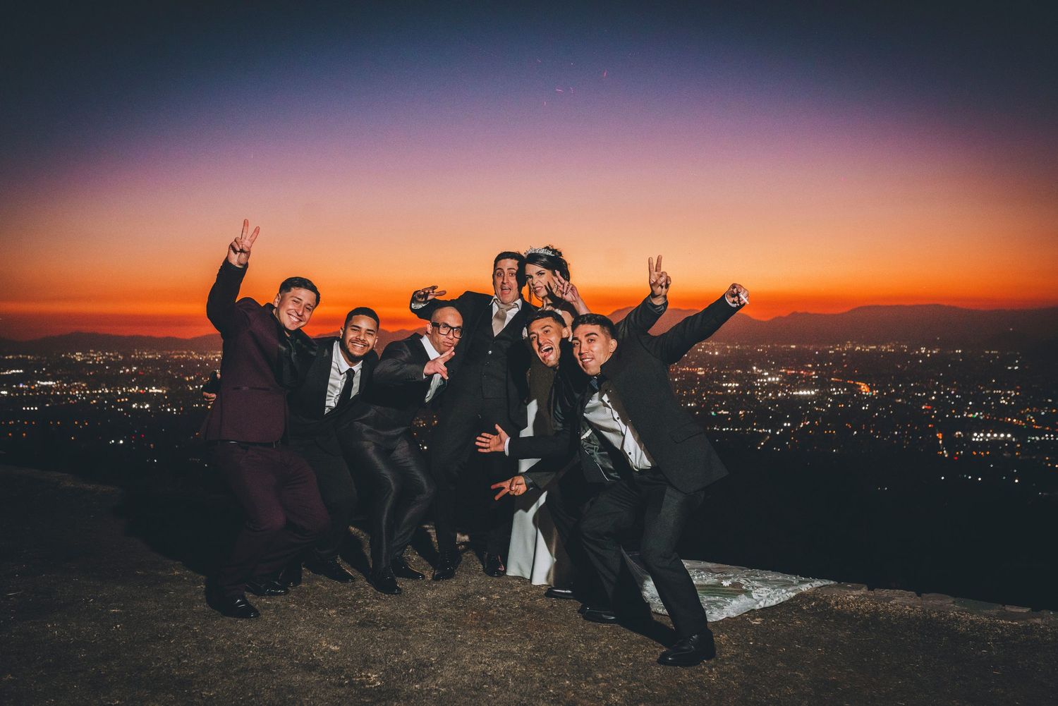 Fotografía de bodas y video de bodas en Santiago de Chile. Sesiones preboda y postboda, edición cinematográfica y cobertura completa.