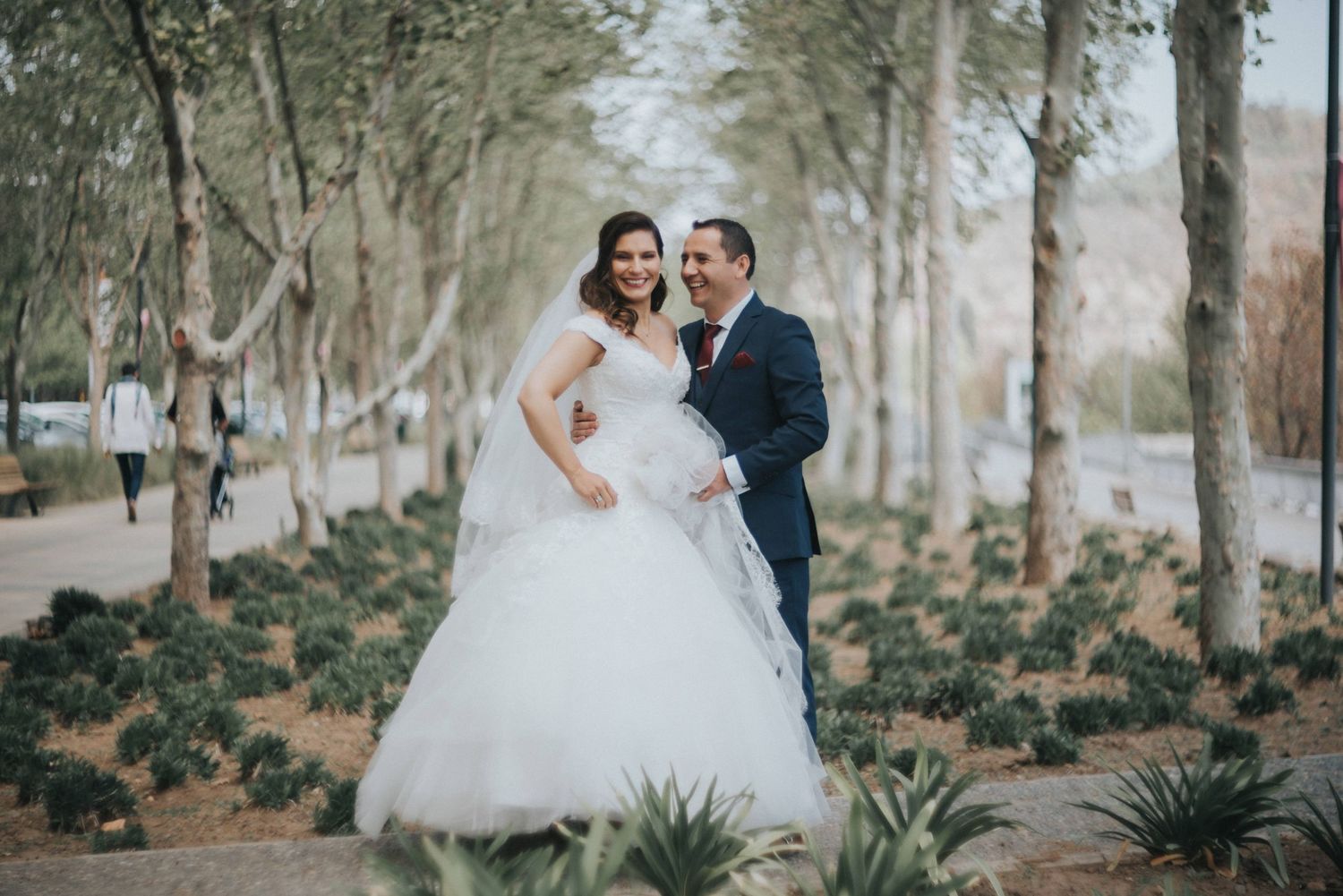 Fotografía de bodas y video de bodas en Santiago de Chile. Sesiones preboda y postboda, edición cinematográfica y cobertura completa.