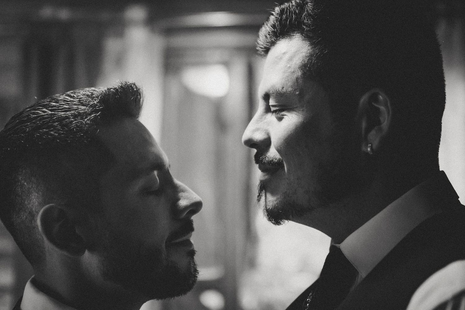 Fotografía de bodas y video de bodas en Santiago de Chile. Sesiones preboda y postboda, edición cinematográfica y cobertura completa.