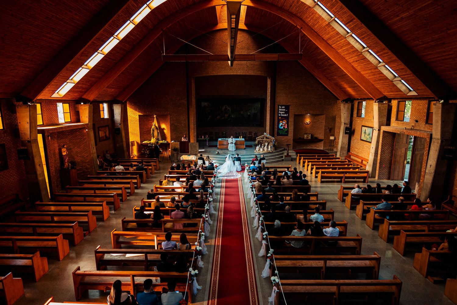 Fotografía de bodas y video de bodas en Santiago de Chile. Sesiones preboda y postboda, edición cinematográfica y cobertura completa.