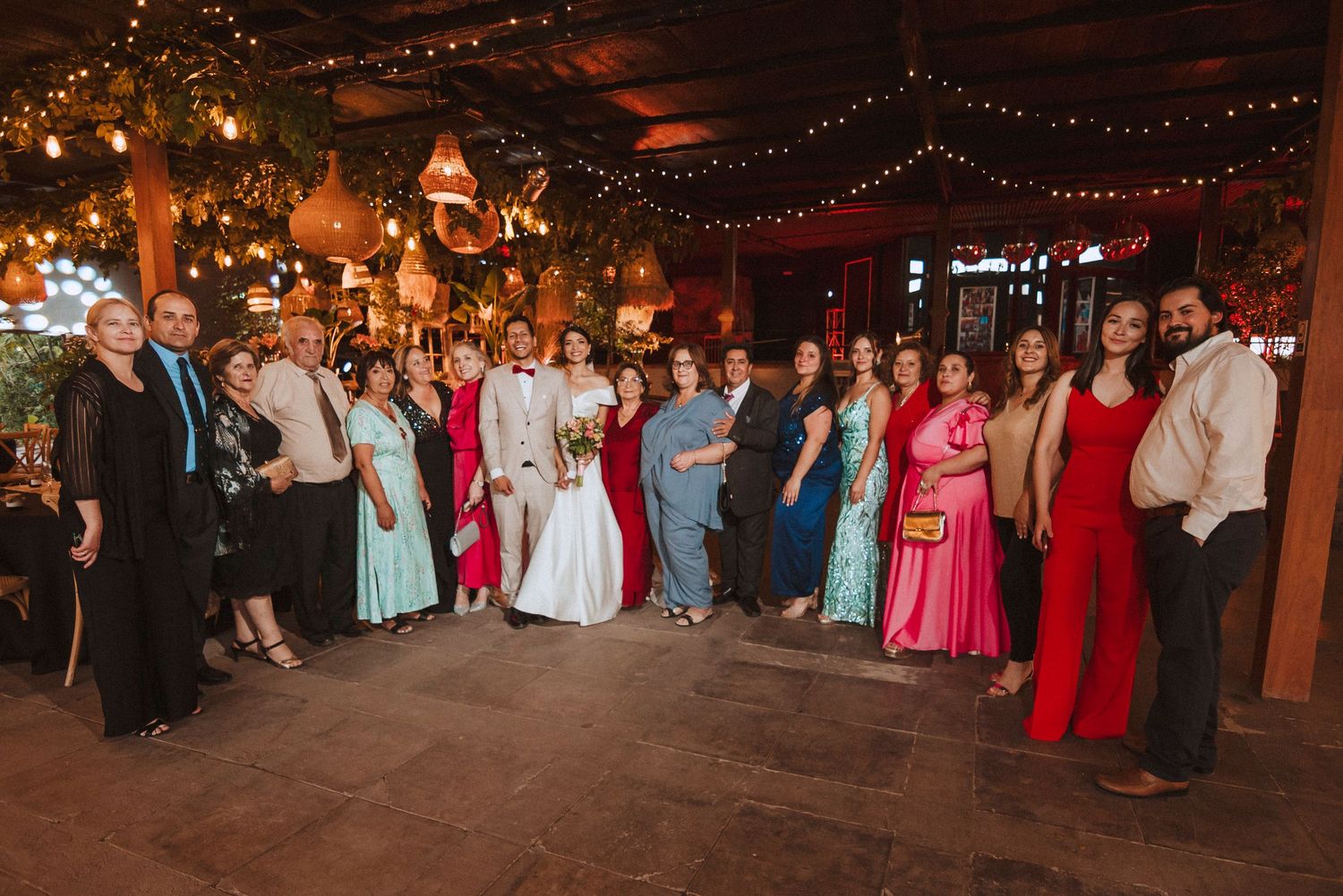 Fotografía de bodas y video de bodas en Santiago de Chile. Sesiones preboda y postboda, edición cinematográfica y cobertura completa.