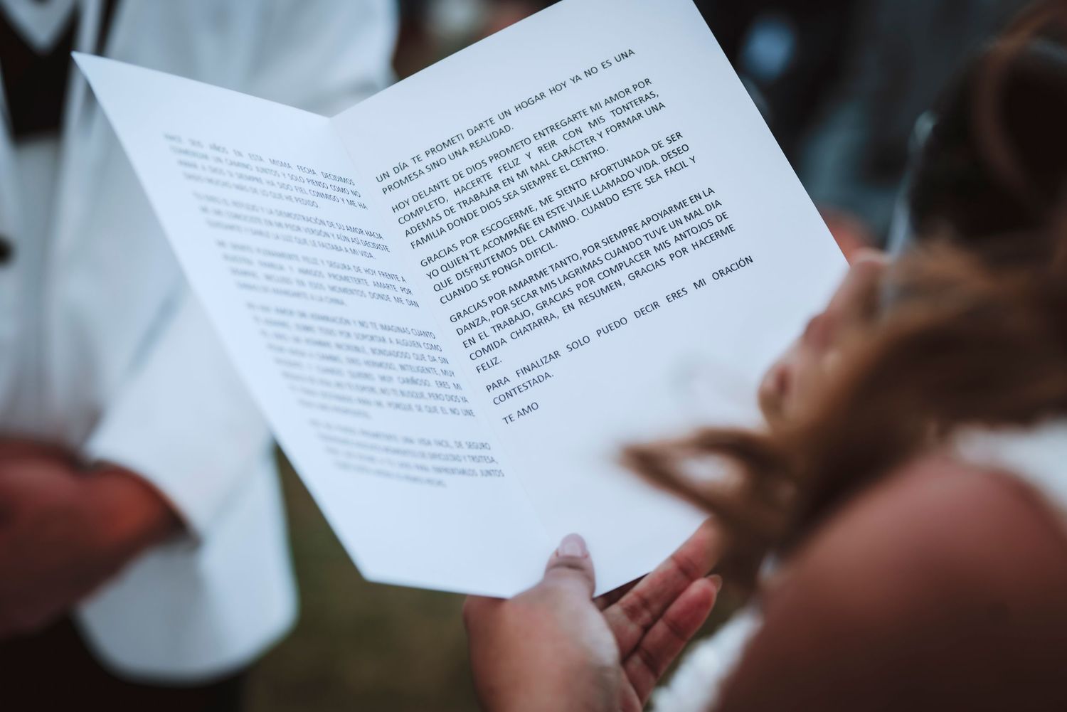 Fotografía de bodas y video de bodas en Santiago de Chile. Sesiones preboda y postboda, edición cinematográfica y cobertura completa.