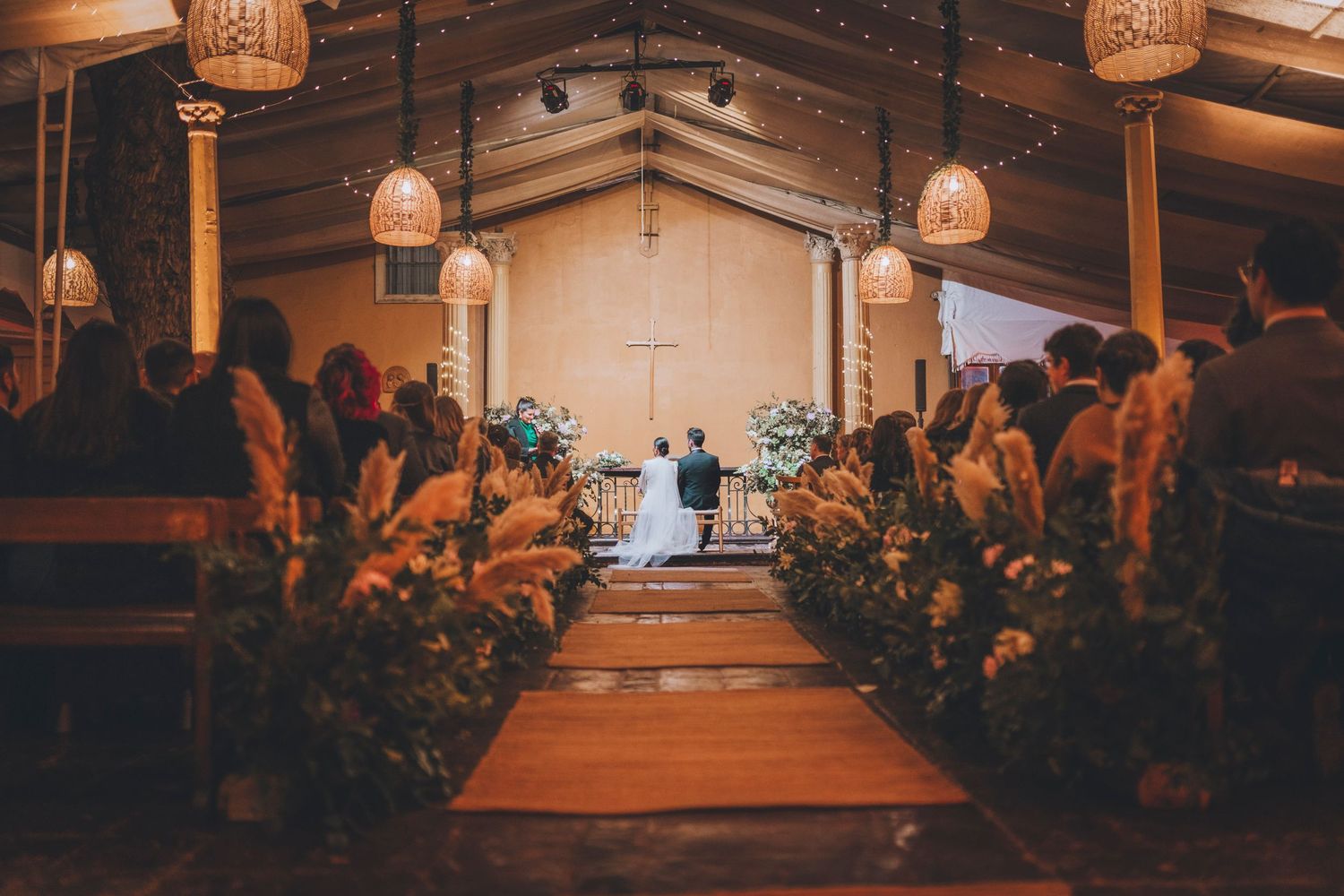 Fotografía de bodas y video de bodas en Santiago de Chile. Sesiones preboda y postboda, edición cinematográfica y cobertura completa.
